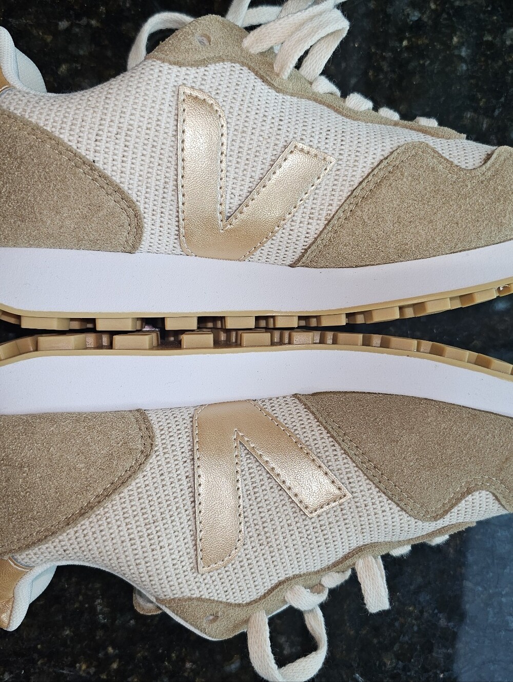 Veja SDU Women's Sneakers in NATURAL PLATINE Sz 7 - Picture 8 of 13
